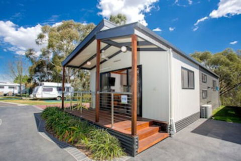 BIG4 Melbourne Holiday Park - Sunshine Coast Guide 0
