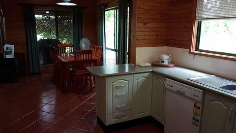 Aysgarth Cottage - Sunshine Coast Guide 0