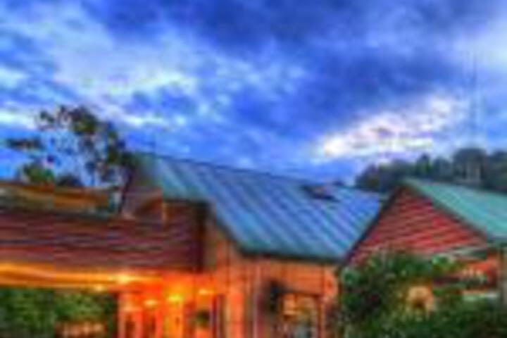 Brocklesby ACT Sunshine Coast Guide