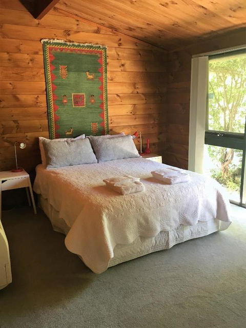 Hilltop - Sunshine Coast Guide 4