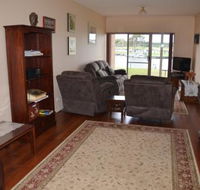 Arcadia Landing - Sunshine Coast Guide
