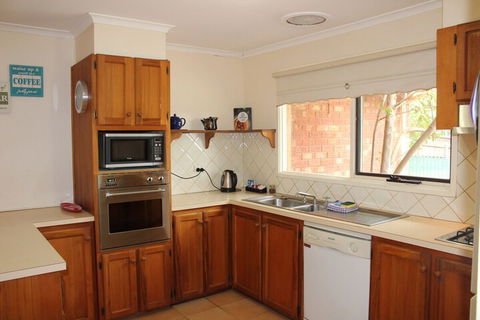 Australian Home Away At East Doncaster - Sunshine Coast Guide 2