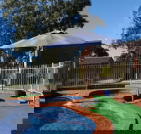 Golden Reef Motor Inn - Sunshine Coast Guide
