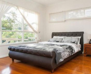 Eltham Retreat - Sunshine Coast Guide 0
