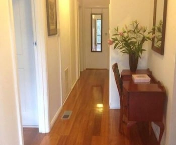 Eltham Retreat - Sunshine Coast Guide 1