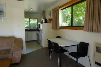 Willaway Motel Apartments - Sunshine Coast Guide 2