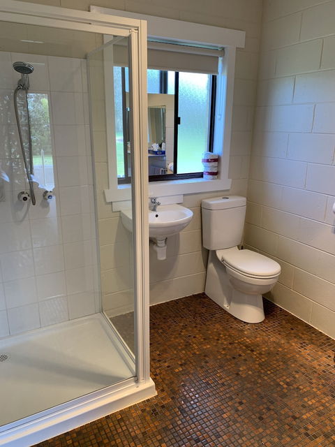 Willaway Motel Apartments - Sunshine Coast Guide 0