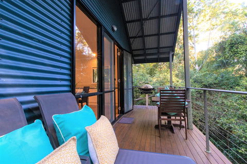 Montagues Of Montville - Sunshine Coast Guide 1