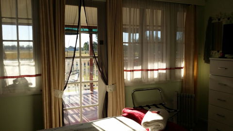 Andavine House Bed & Breakfast - Sunshine Coast Guide 2