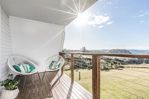 A PERFECT STAY - A Frame - Sunshine Coast Guide 3
