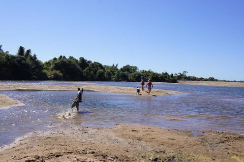 Elliot River Retreat - Sunshine Coast Guide 1