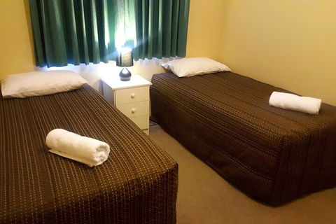 Centrepoint Motel - Sunshine Coast Guide 4