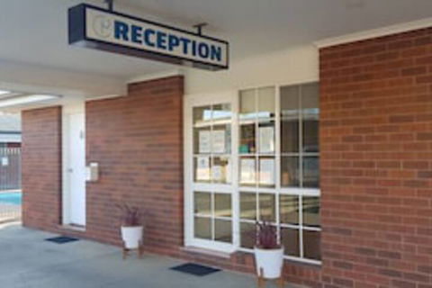 Centrepoint Motel - Sunshine Coast Guide 0