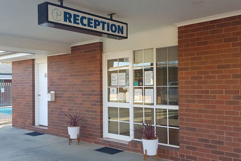 Centrepoint Motel - Sunshine Coast Guide 1