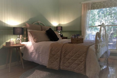 Telegraph Retreat Cottages - Sunshine Coast Guide 7