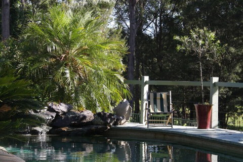Telegraph Retreat Cottages - Sunshine Coast Guide 2
