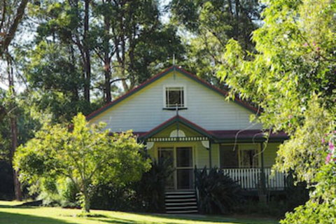 Telegraph Retreat Cottages - Sunshine Coast Guide 0