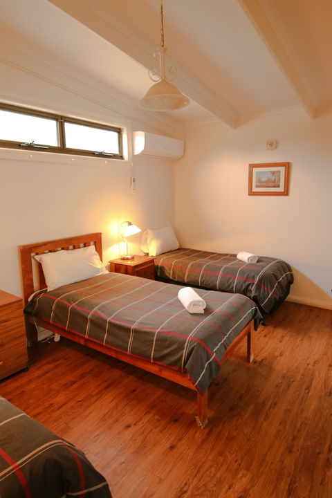 Cape Jervis Accommodation & Caravan Park - Sunshine Coast Guide 6