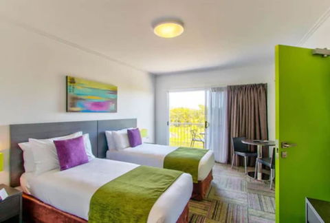 Mackay Oceanside Central Hotel - Sunshine Coast Guide 5
