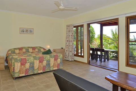 Escape 1770- Adults Only - Sunshine Coast Guide 6