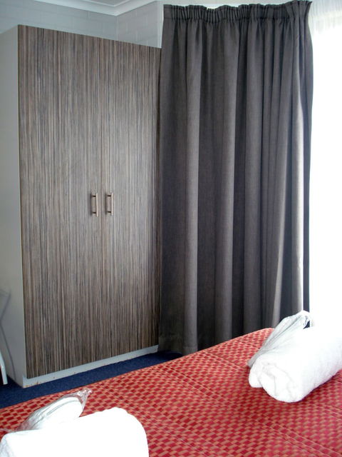 A Raceview Motor Inn - Sunshine Coast Guide 5