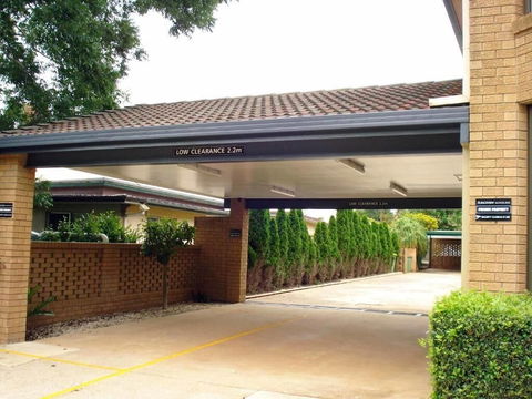 A Raceview Motor Inn - Sunshine Coast Guide 0