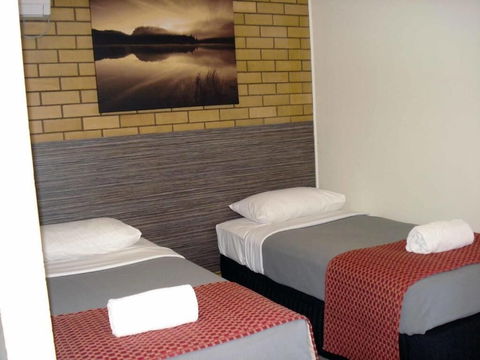 A Raceview Motor Inn - Sunshine Coast Guide 6