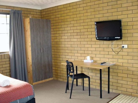 A Raceview Motor Inn - Sunshine Coast Guide 4