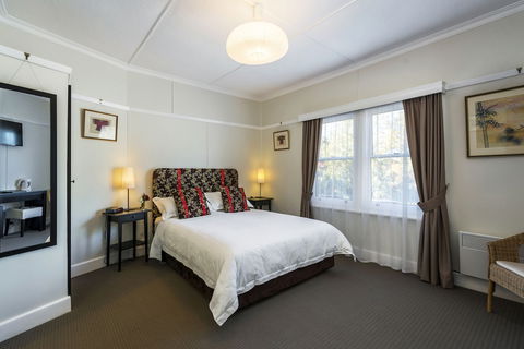 Ashdowns Of Dover B&B - Sunshine Coast Guide 3