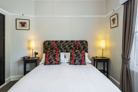 Ashdowns Of Dover B&B - Sunshine Coast Guide 6