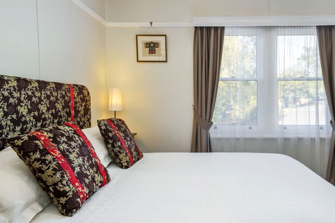 Ashdowns Of Dover B&B - Sunshine Coast Guide 2