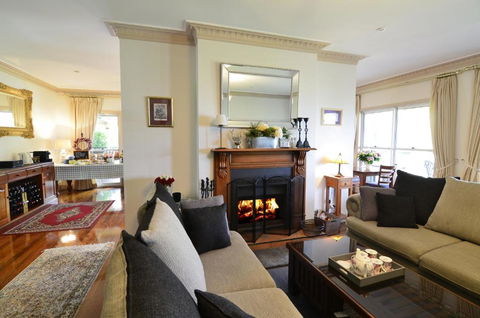 Rosevillehouse Bed & Breakfast - Sunshine Coast Guide 3
