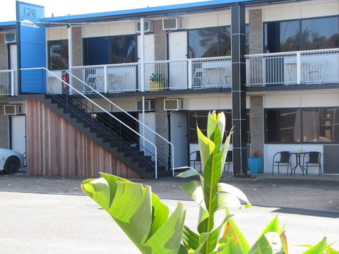 Top Of The Town Motel Narooma - Sunshine Coast Guide 2