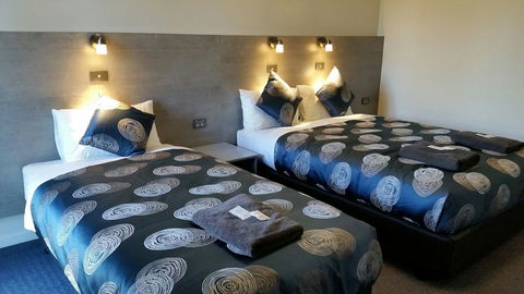 Colac Central Hotel-Motel - Sunshine Coast Guide 6