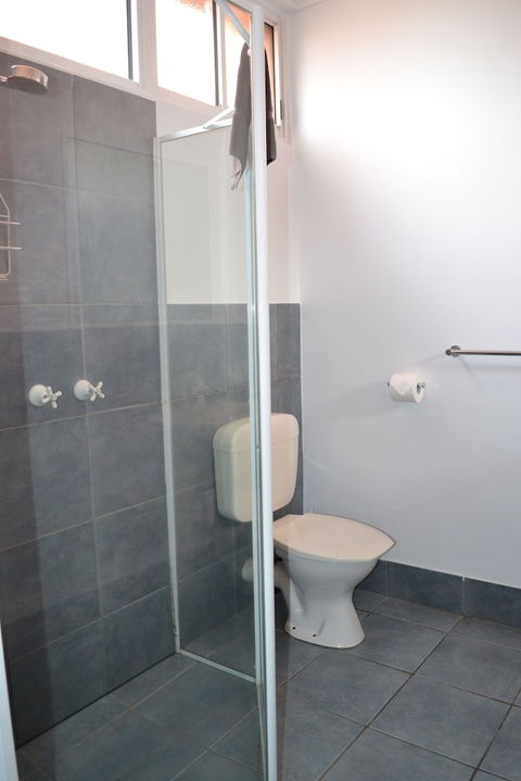 Colac Central Hotel-Motel - Sunshine Coast Guide 5