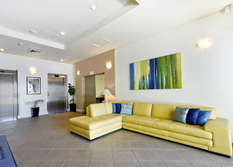 Metro Advance Apartments & Hotel, Darwin - Sunshine Coast Guide 3