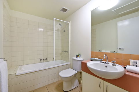 Metro Advance Apartments & Hotel, Darwin - Sunshine Coast Guide 5