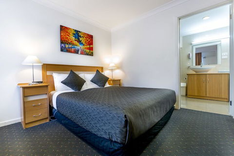 Melbourne's Princes Park Motor Inn - Sunshine Coast Guide 1