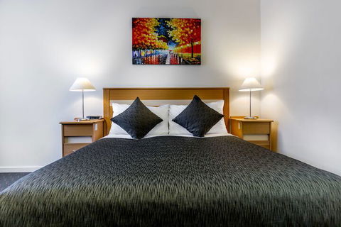Melbourne's Princes Park Motor Inn - Sunshine Coast Guide 7