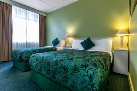 Melbourne's Princes Park Motor Inn - Sunshine Coast Guide 4