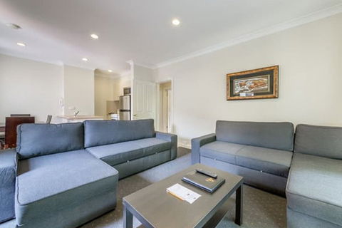 Melbourne's Princes Park Motor Inn - Sunshine Coast Guide 6