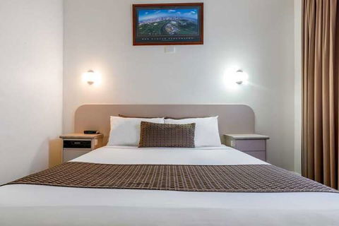 Melbourne's Princes Park Motor Inn - Sunshine Coast Guide 5