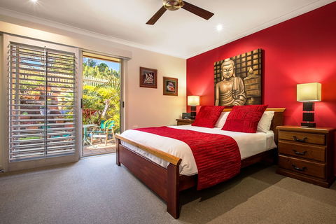 Avocado Sunset B&B - Sunshine Coast Guide 3