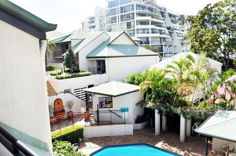 Spring Hill Mews Apartments - Sunshine Coast Guide 0