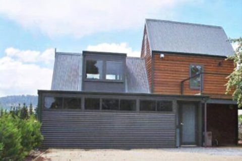 Red Brier Cottage Accommodation - Sunshine Coast Guide 4