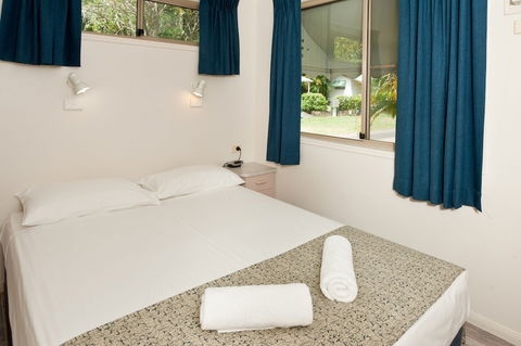 Ellis Beach Oceanfront Bungalows - Campground - Sunshine Coast Guide 2