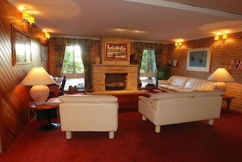 The Hermitage Motel - Sunshine Coast Guide 6