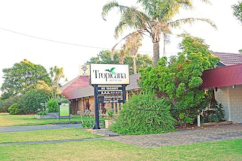 Tropicana Motor Inn - Sunshine Coast Guide 0