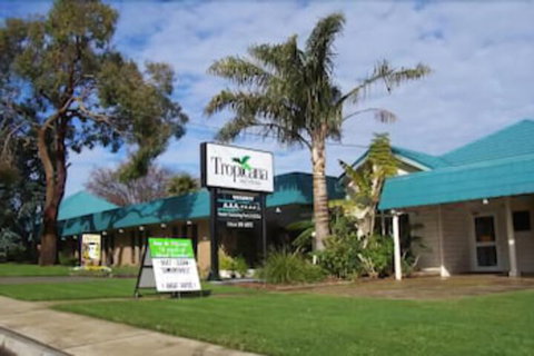 Tropicana Motor Inn - Sunshine Coast Guide 2
