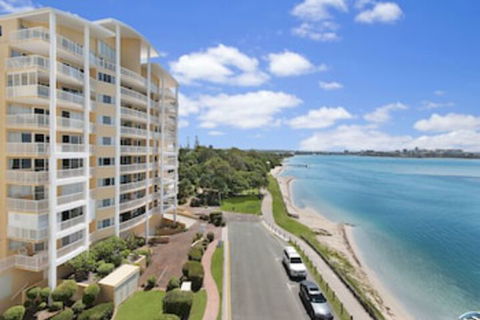 Riviere On Golden Beach - Sunshine Coast Guide 0